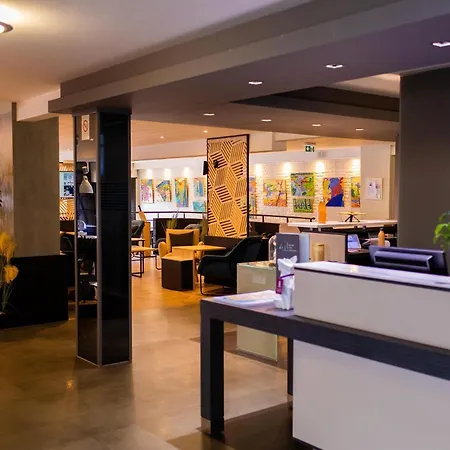 洛里昂中心美居酒店 4* 洛里昂